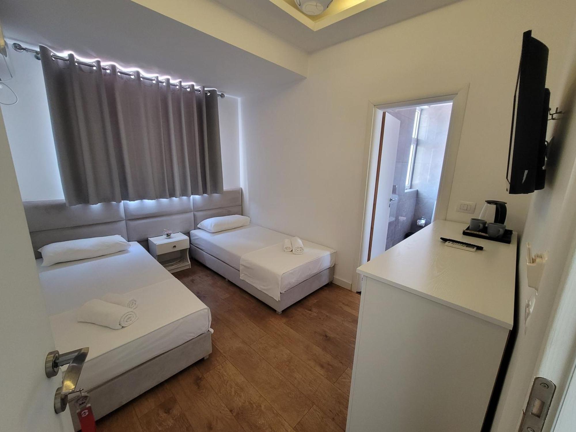 Hotel Myrtai - City Center Sarandë Eksteriør billede
