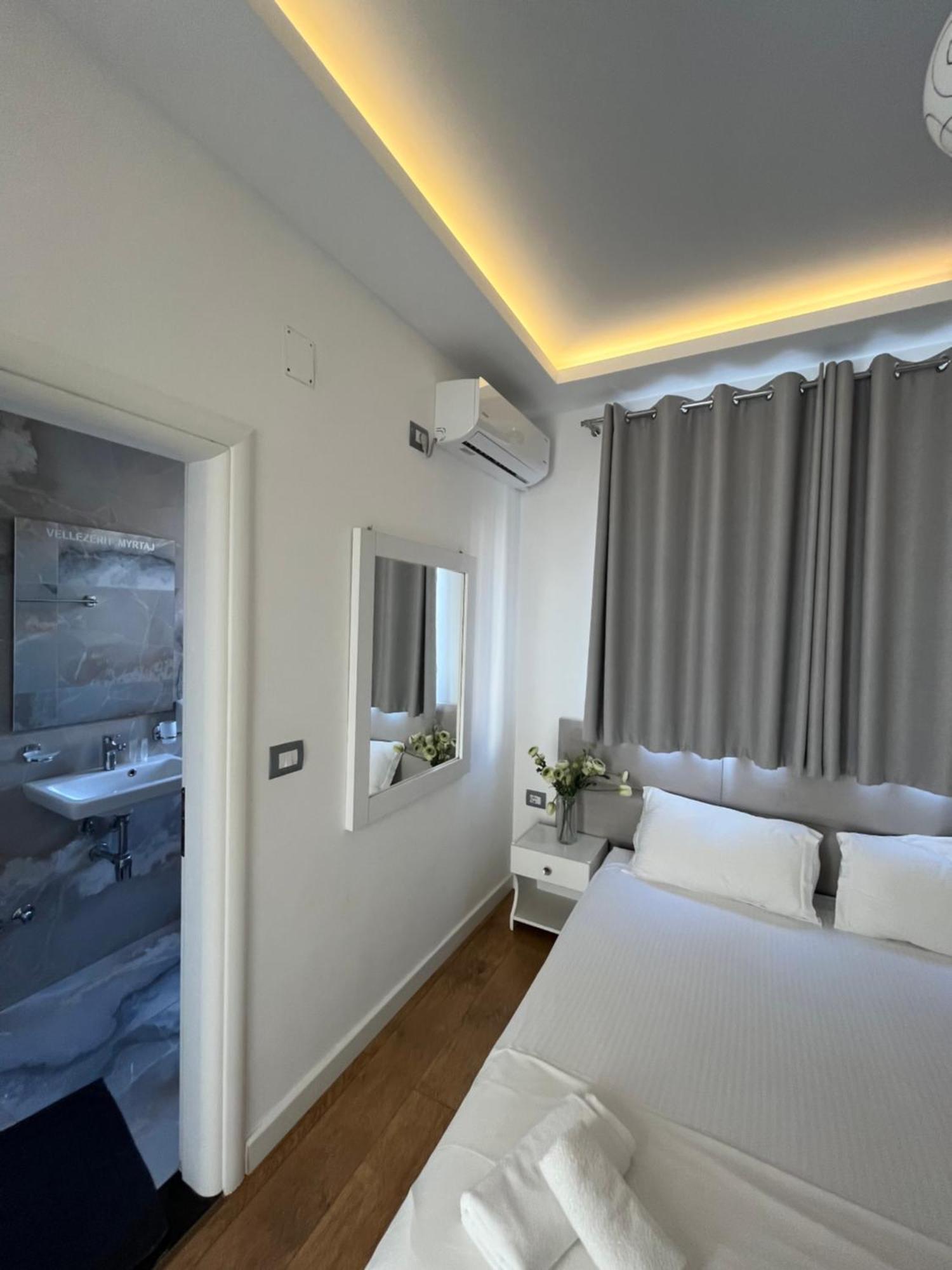 Hotel Myrtai - City Center Sarandë Eksteriør billede