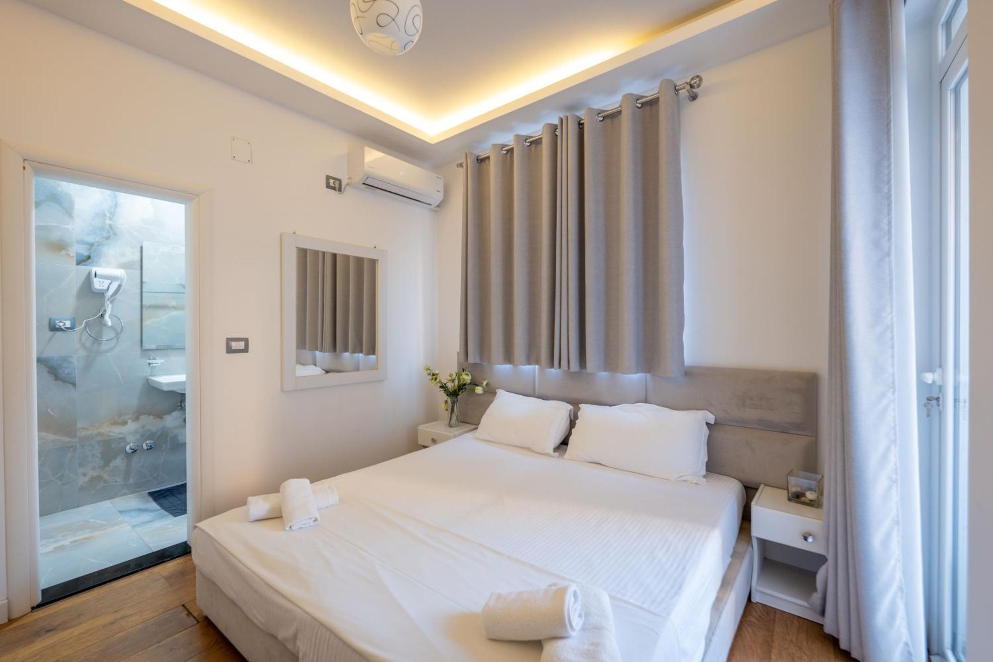 Hotel Myrtai - City Center Sarandë Eksteriør billede