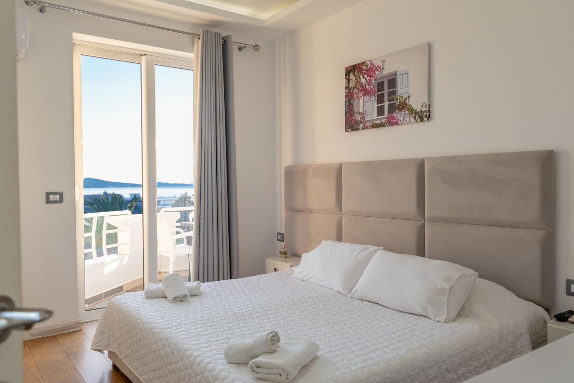 Hotel Myrtai - City Center Sarandë Eksteriør billede