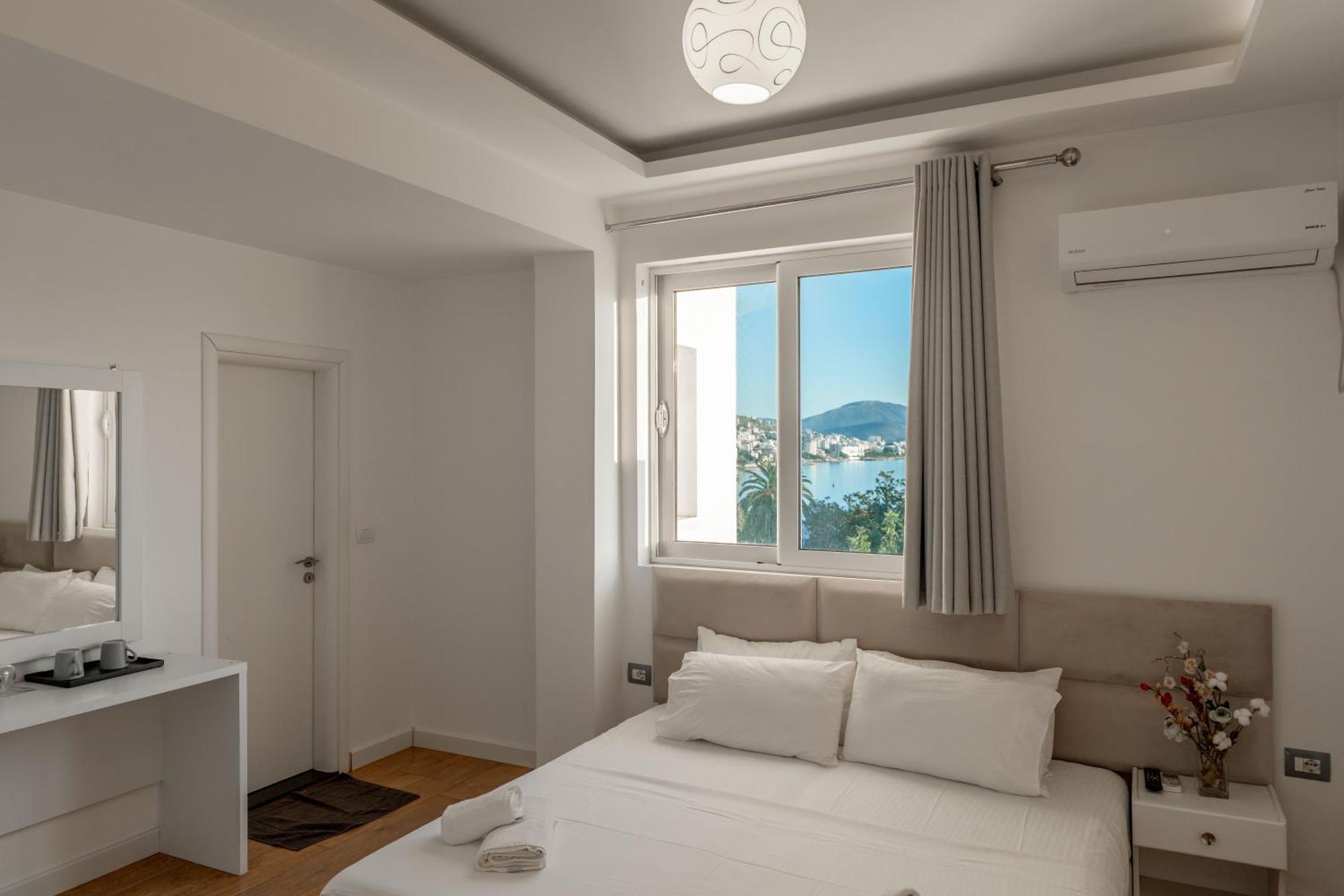 Hotel Myrtai - City Center Sarandë Eksteriør billede