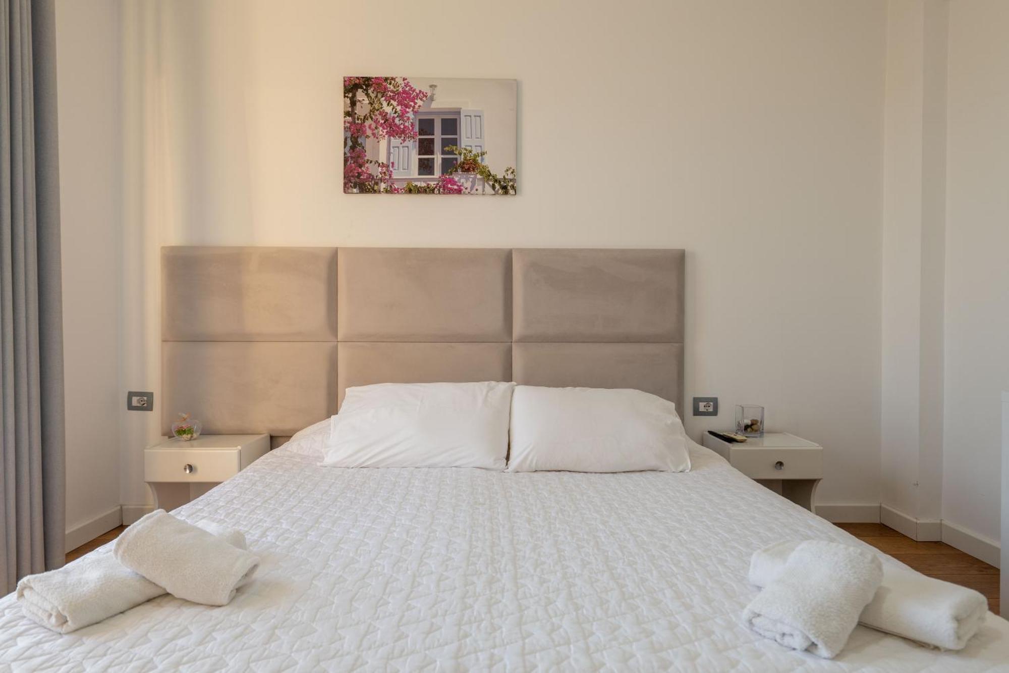 Hotel Myrtai - City Center Sarandë Eksteriør billede