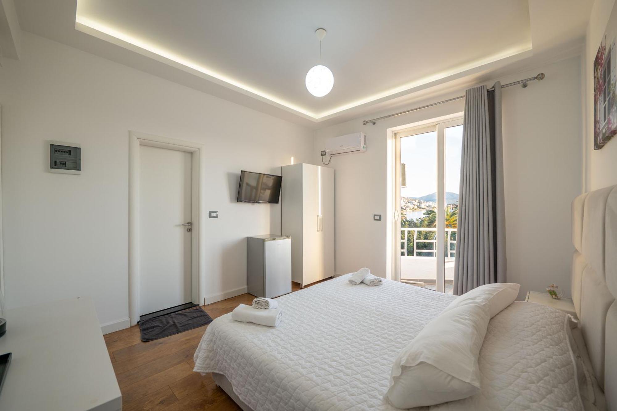 Hotel Myrtai - City Center Sarandë Eksteriør billede