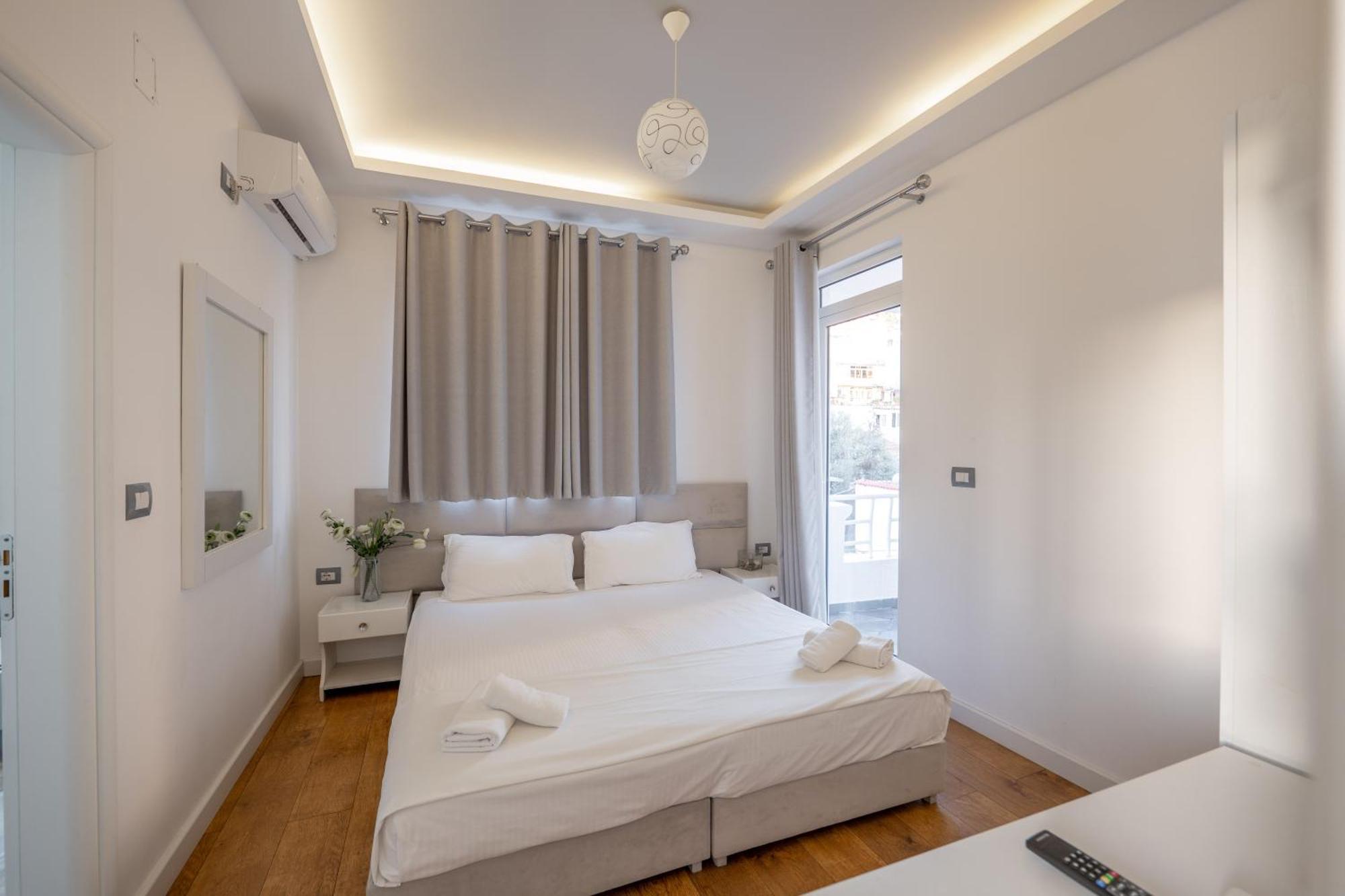 Hotel Myrtai - City Center Sarandë Eksteriør billede