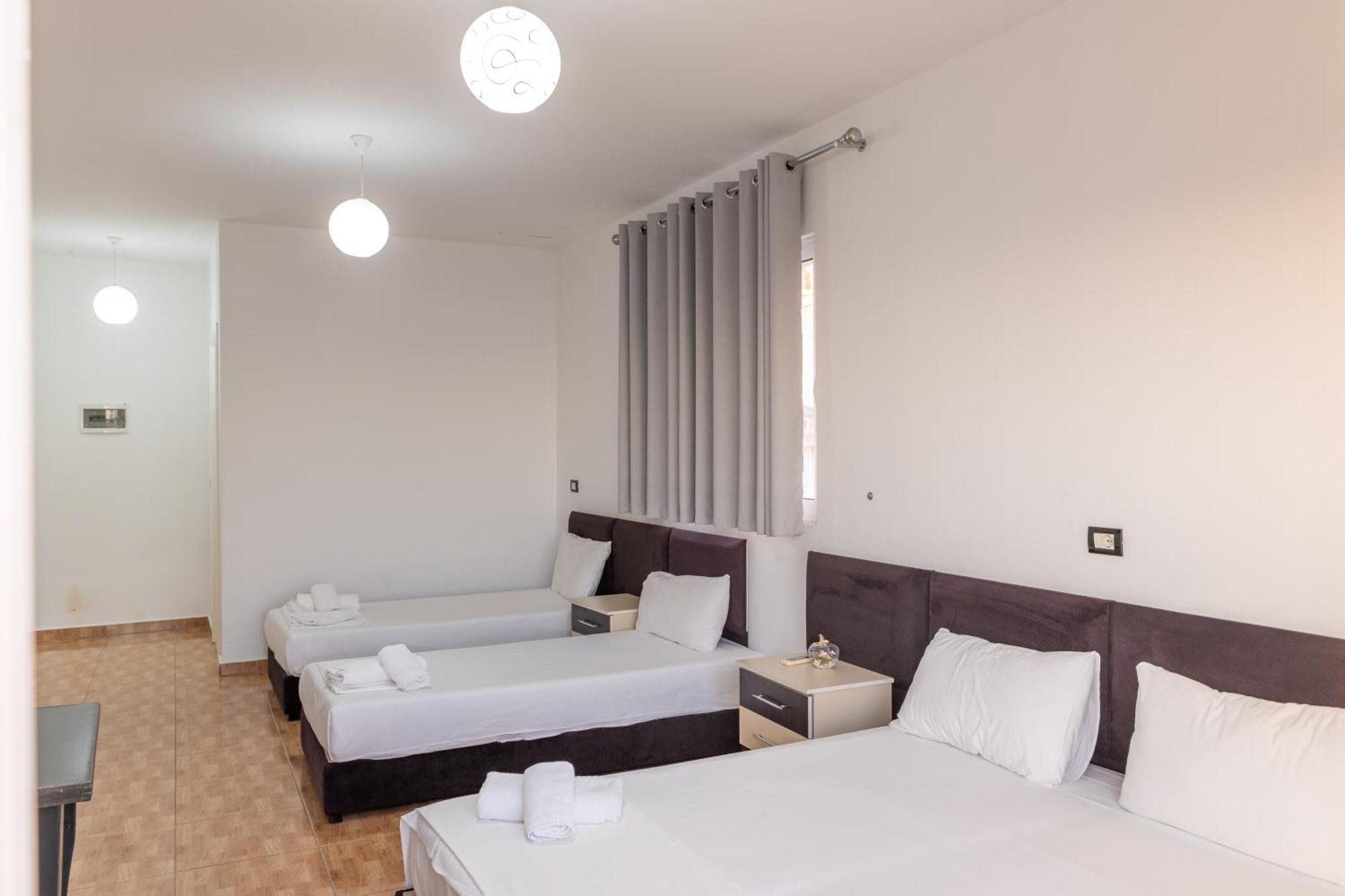 Hotel Myrtai - City Center Sarandë Eksteriør billede