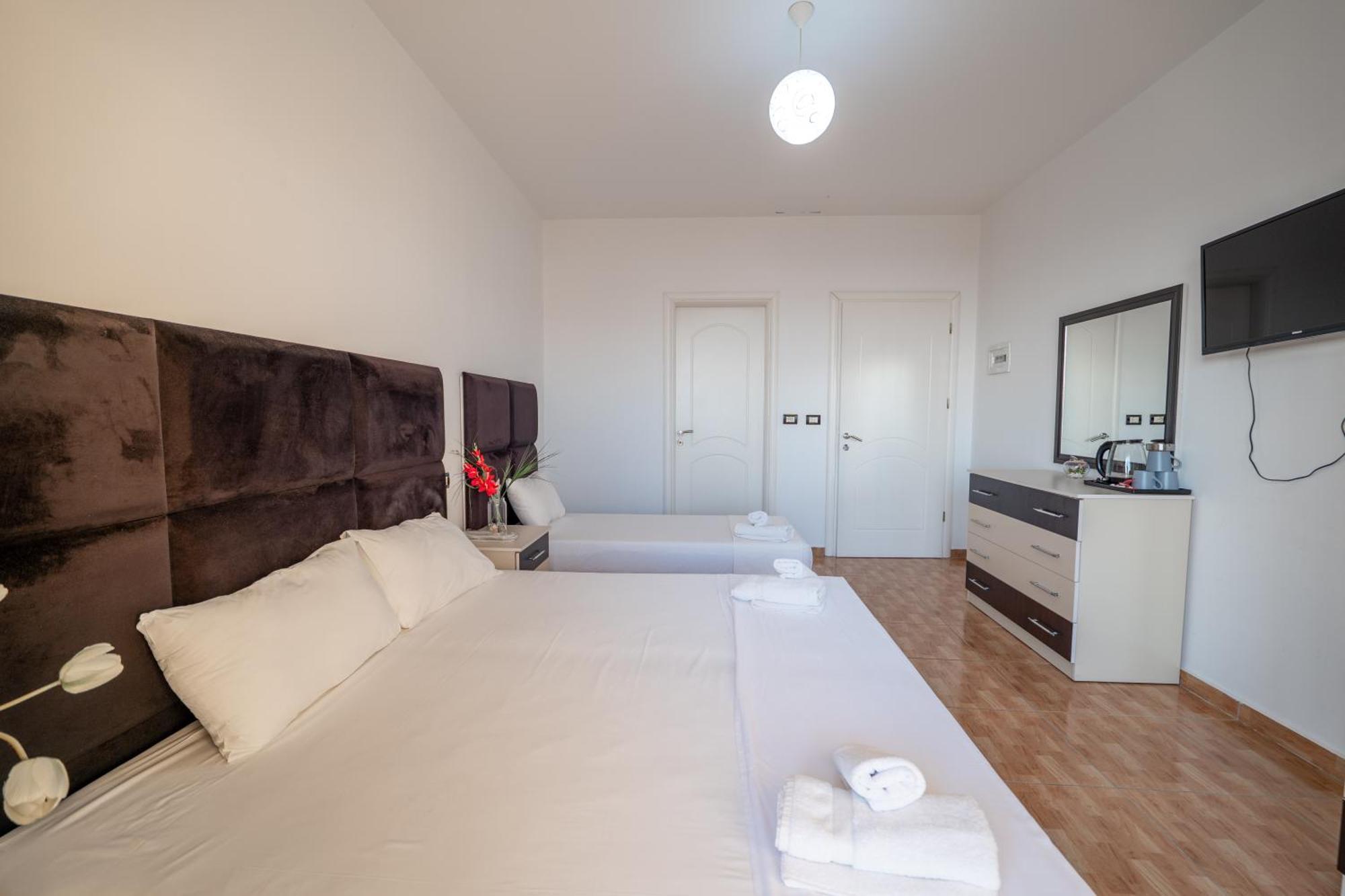 Hotel Myrtai - City Center Sarandë Eksteriør billede