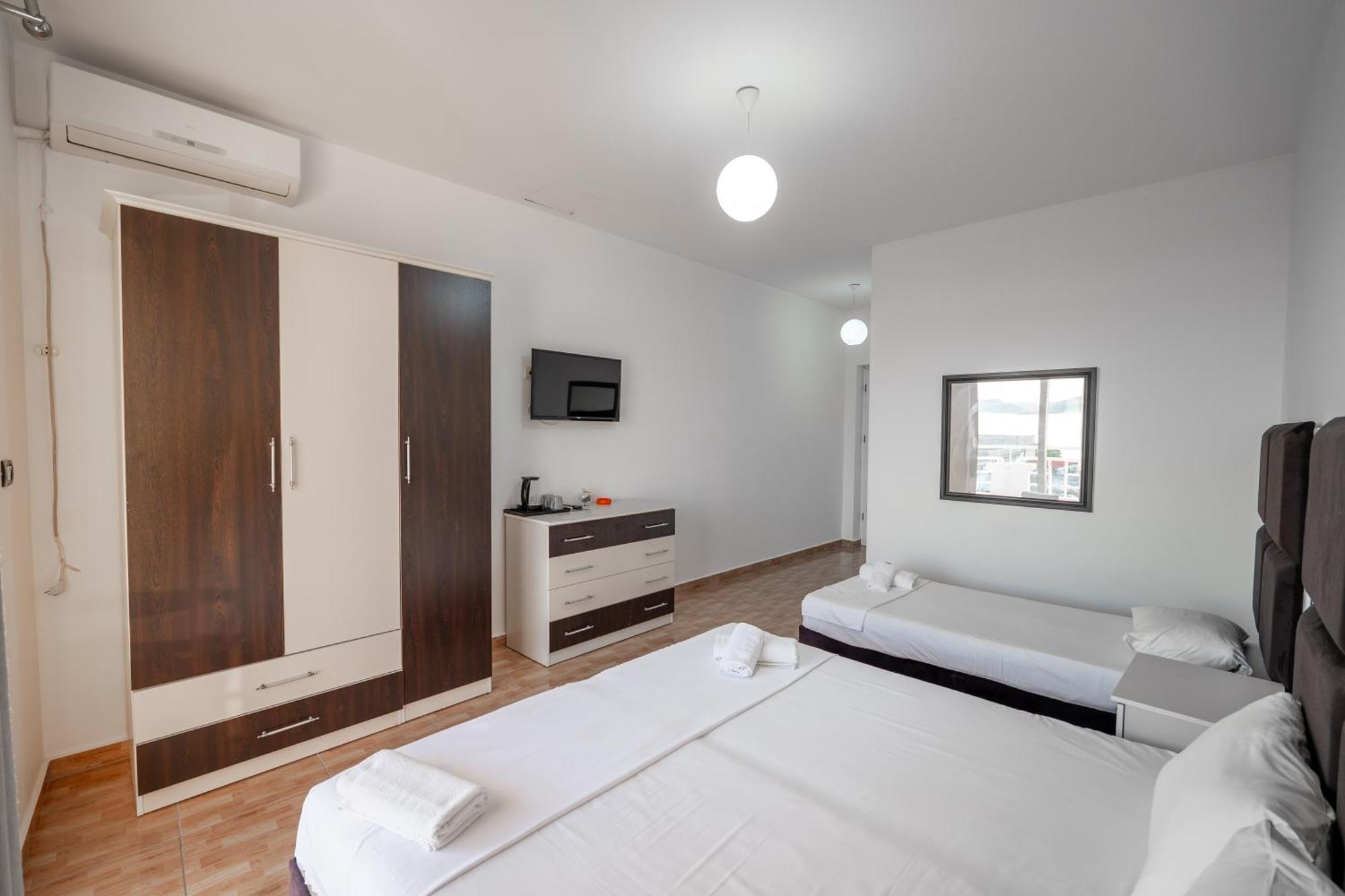 Hotel Myrtai - City Center Sarandë Eksteriør billede