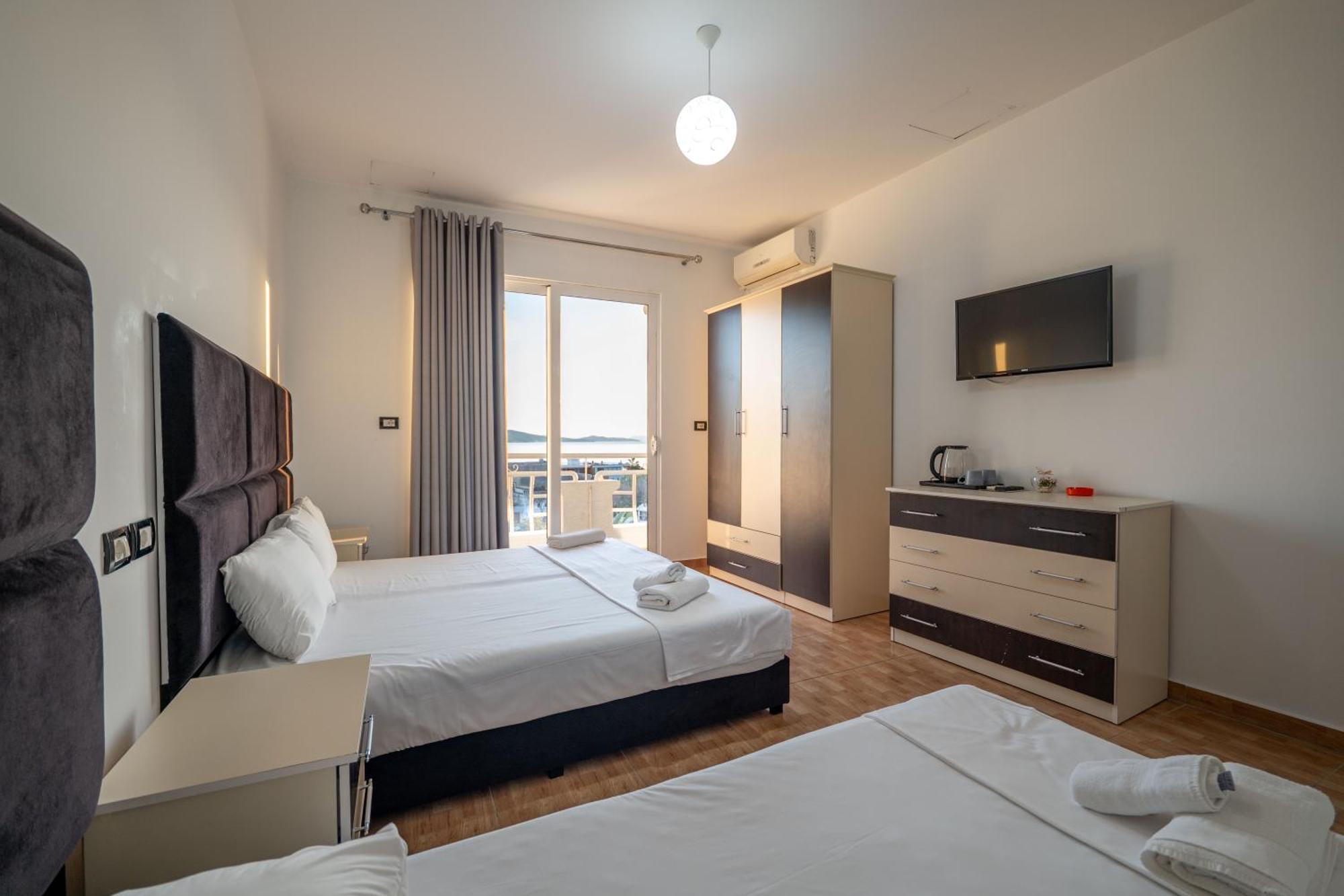 Hotel Myrtai - City Center Sarandë Eksteriør billede
