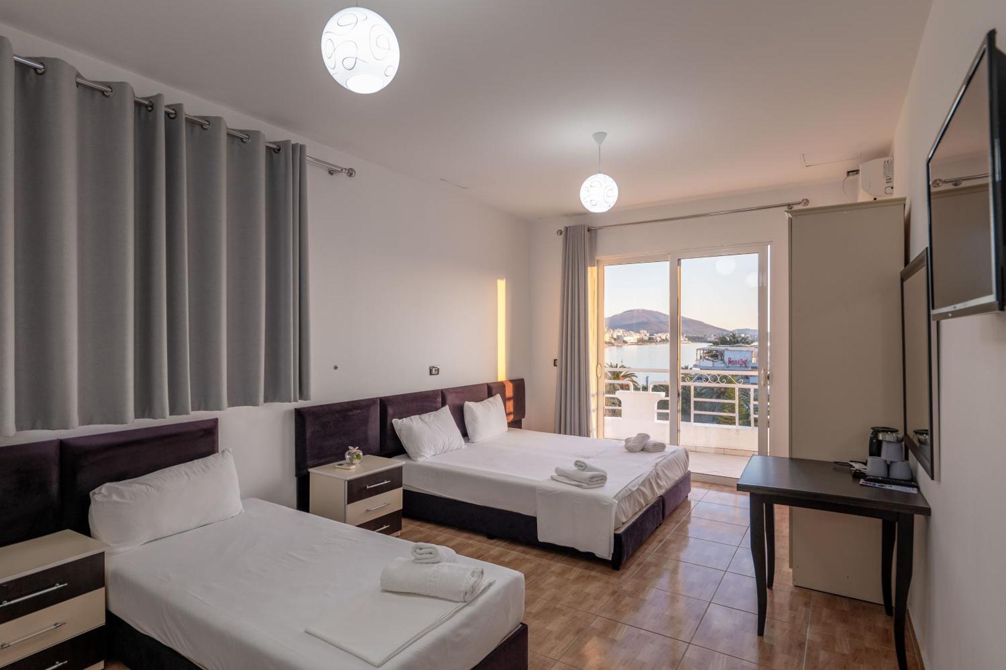 Hotel Myrtai - City Center Sarandë Eksteriør billede