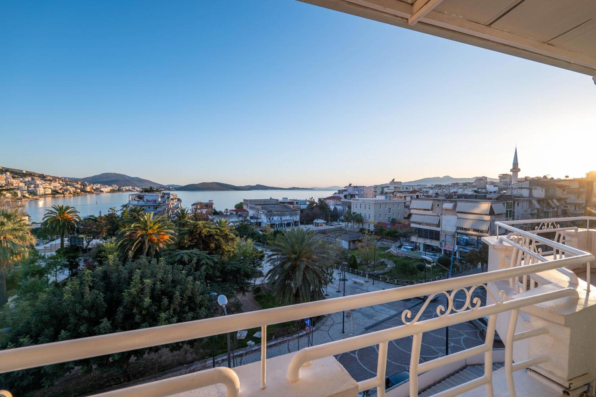 Hotel Myrtai - City Center Sarandë Eksteriør billede