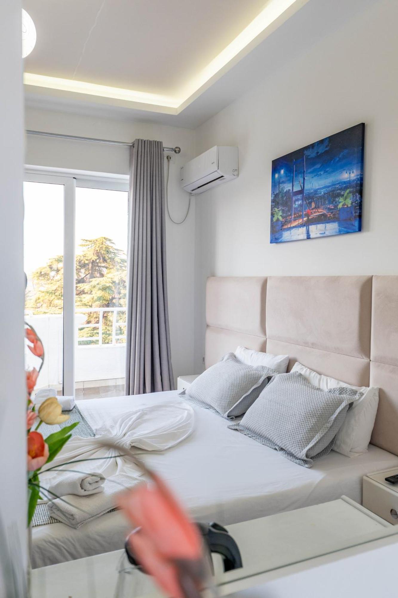 Hotel Myrtai - City Center Sarandë Eksteriør billede