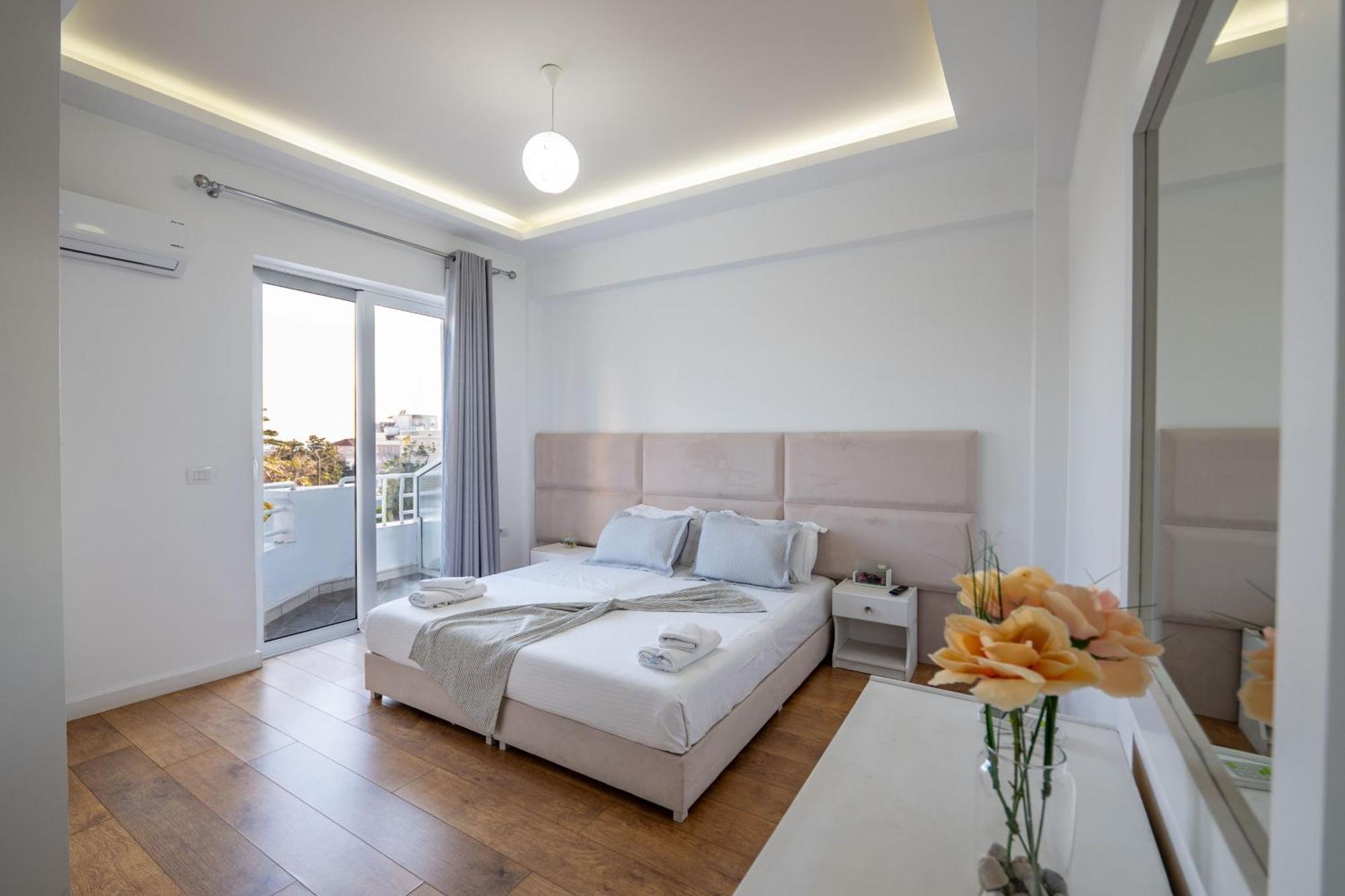 Hotel Myrtai - City Center Sarandë Eksteriør billede