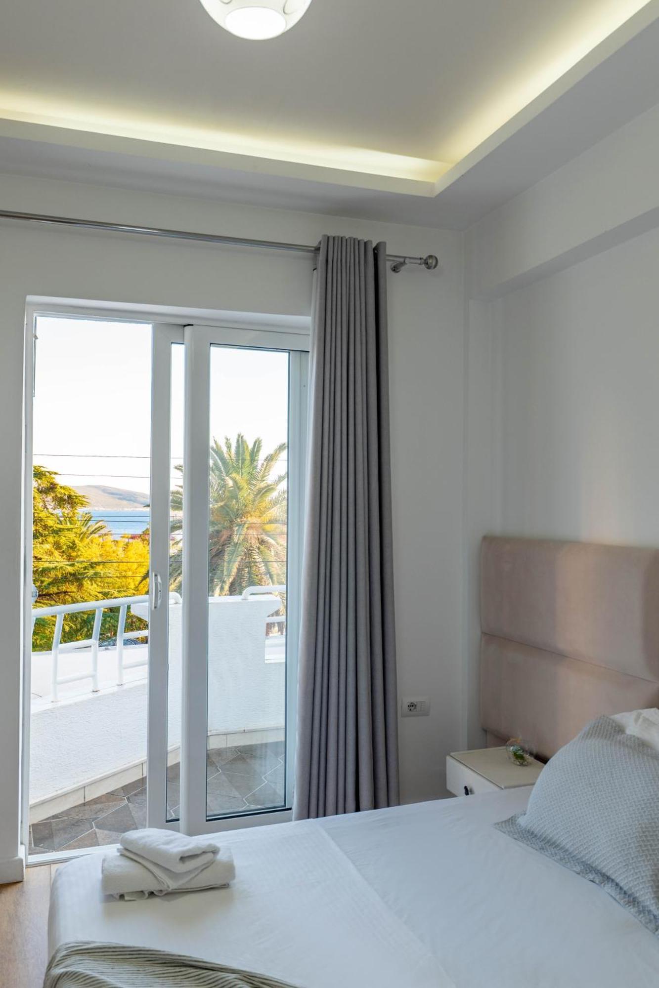 Hotel Myrtai - City Center Sarandë Eksteriør billede